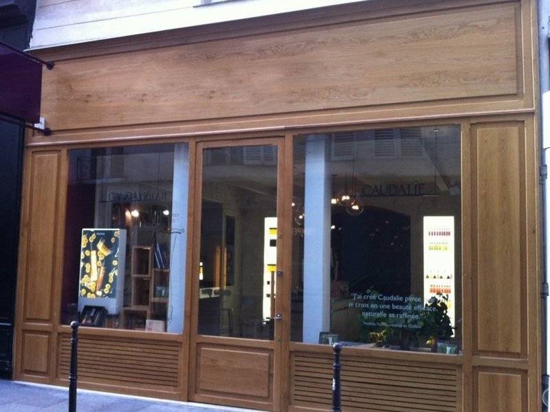 amf-menuiserie-façade-magasin-bois-naturel