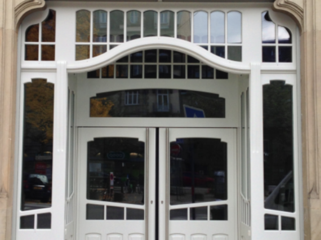 façade magasin arrondie
